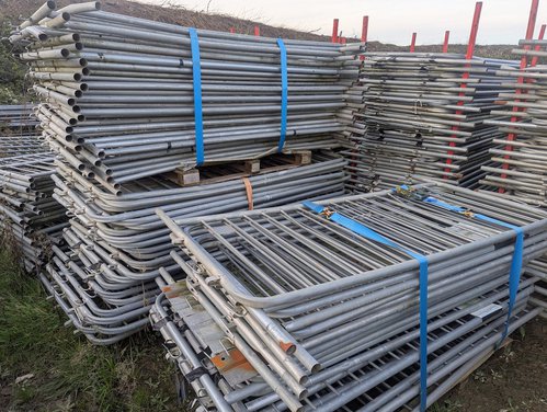 Flat Foot Pedestrian Barrier Ex Glastonbury Event Hire stock Flat Foot Pedestrian Barrier Ex Glastonbury Event Hire stock