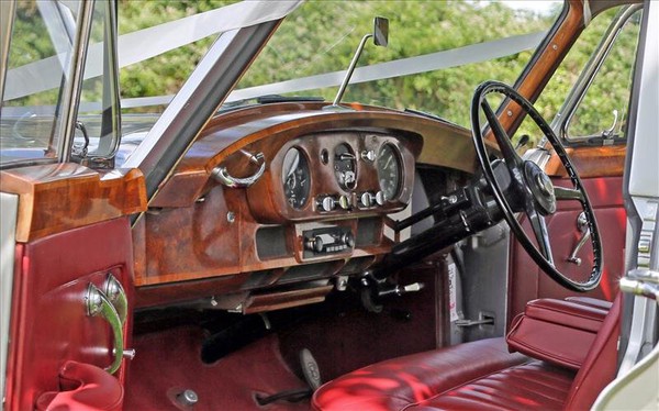 Bentley silver with red interior