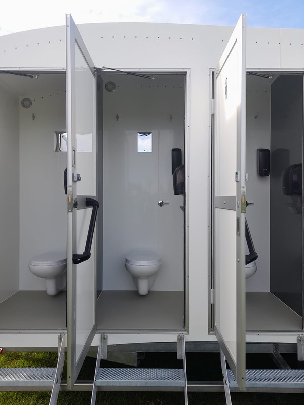 New - High Capacity 10 Bay + Urinal Toilet Trailer for sale