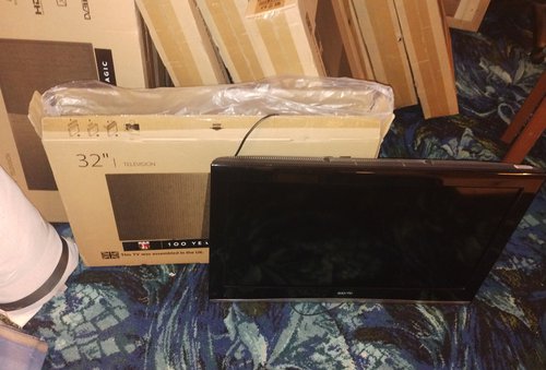 80x 32 Inch TV With Remote Control For Sale 80x 32 Inch TV With Remote Control For Sale