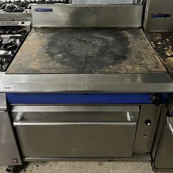 Secondhand Used 2x Oven With Flat Top Griddle For Sale