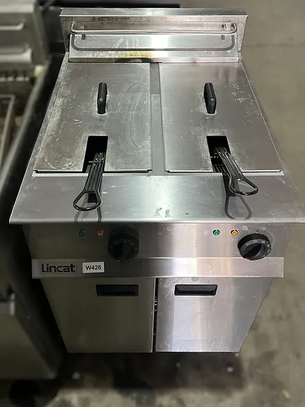 Lincat Twin Tank Fryer 3 Phase For Sale