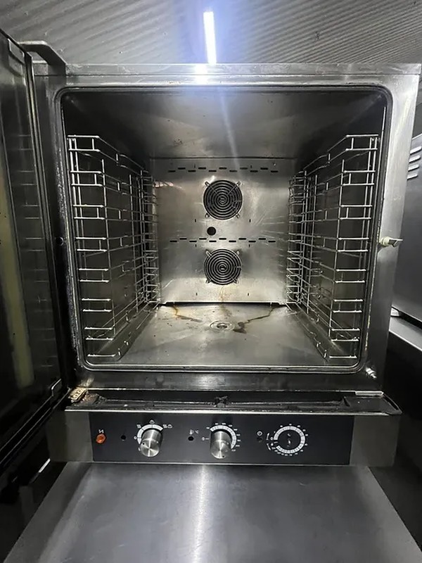 Secondhand Blue Seal Combi Oven 7 Grid 3 Phase