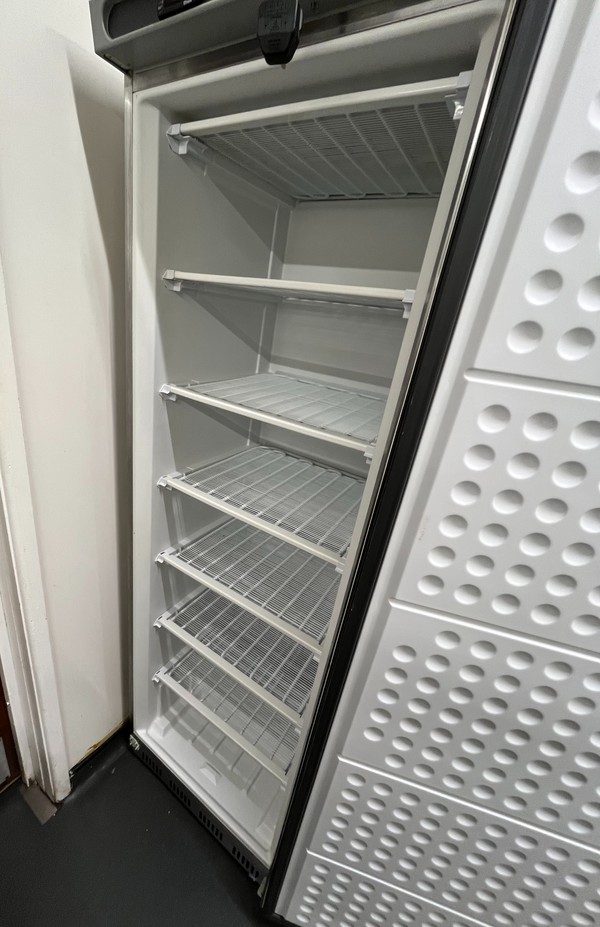 Secondhand Polar CD083 Upright Freezer