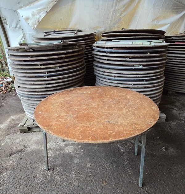 round folding tables