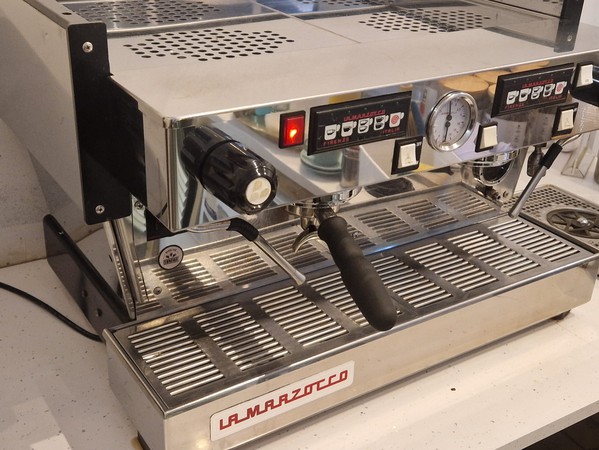 Secondhand La Marzocco Linea Classic 2AV Espresso Machine