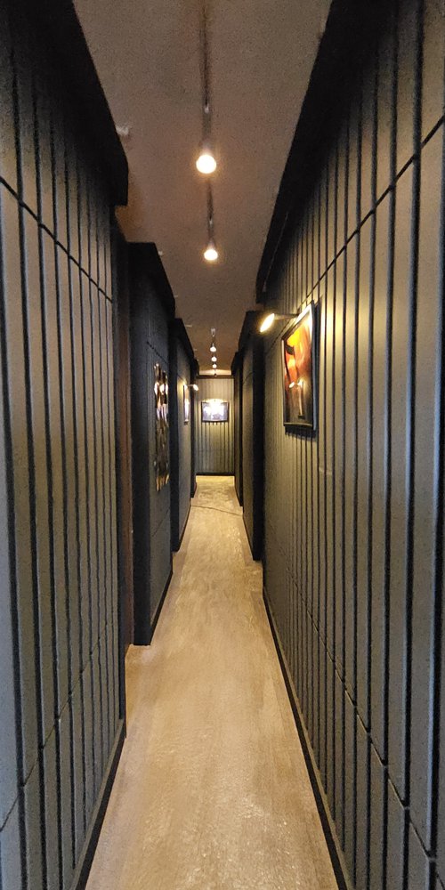 Secondhand Elegant Panels & Light Columns Fresh from Film Set For Sale Secondhand Elegant Panels & Light Columns Fresh from Film Set For Sale