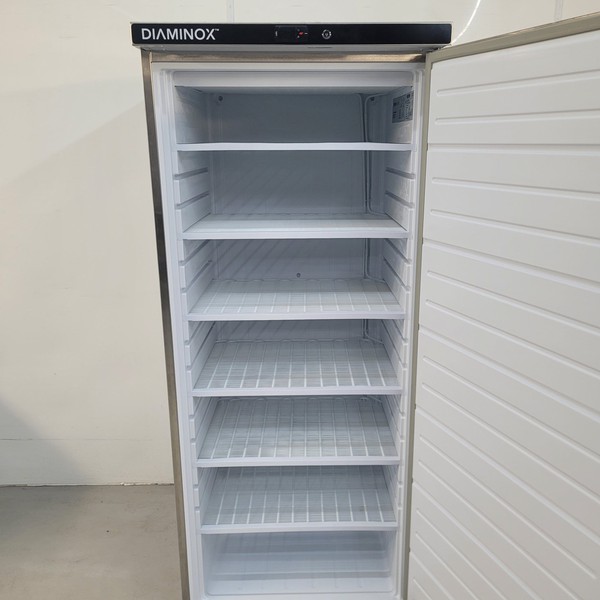 New Diaminox Single Upright Freezer 550Ltr DX600SF For Sale