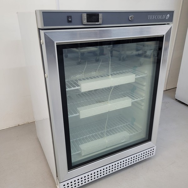 B Grade Tefcold Under Counter U200VSG Fridge 200Ltr For Sale