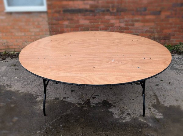 Second hand round tables