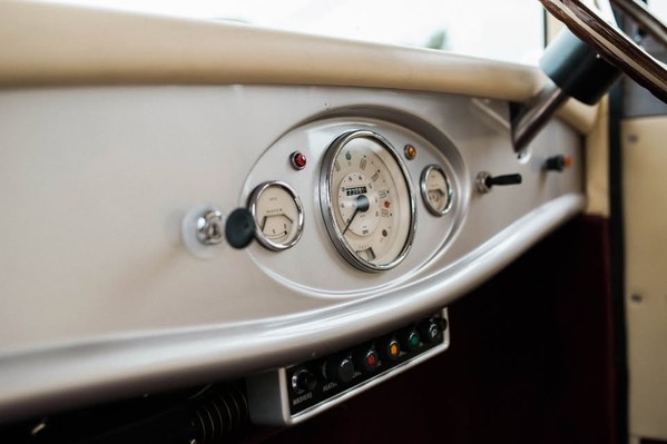 Imperial Landaulet dash board