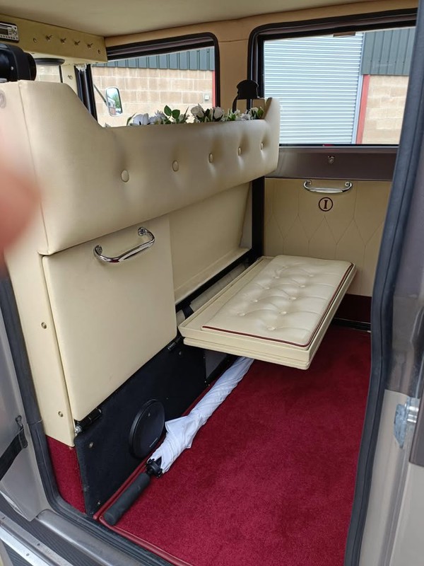 Imperial Landaulet folding seats