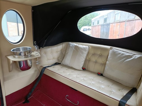 Rear seats with champagne bucket