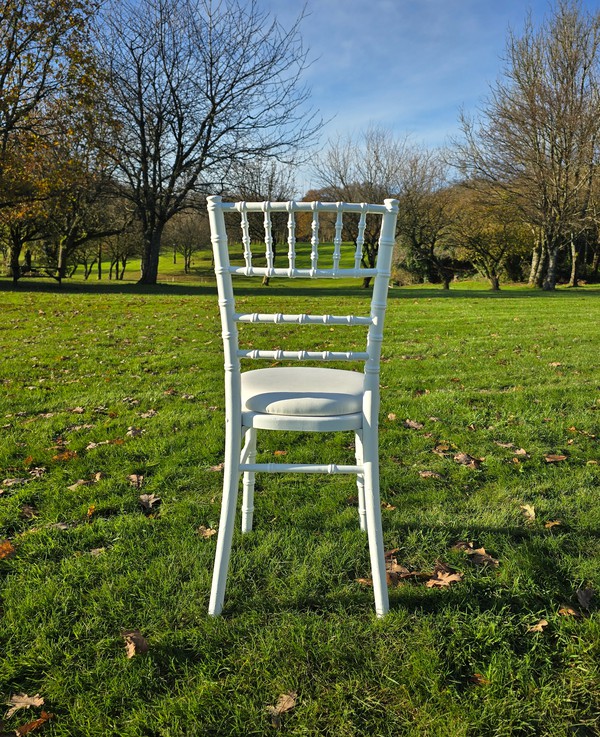 Secondhand 100x White Wooden Chiavari Chairs