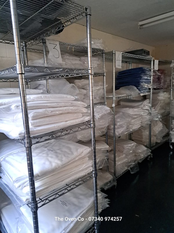 Secondhand 3,000 Item Parcel of Linen Stock For Sale