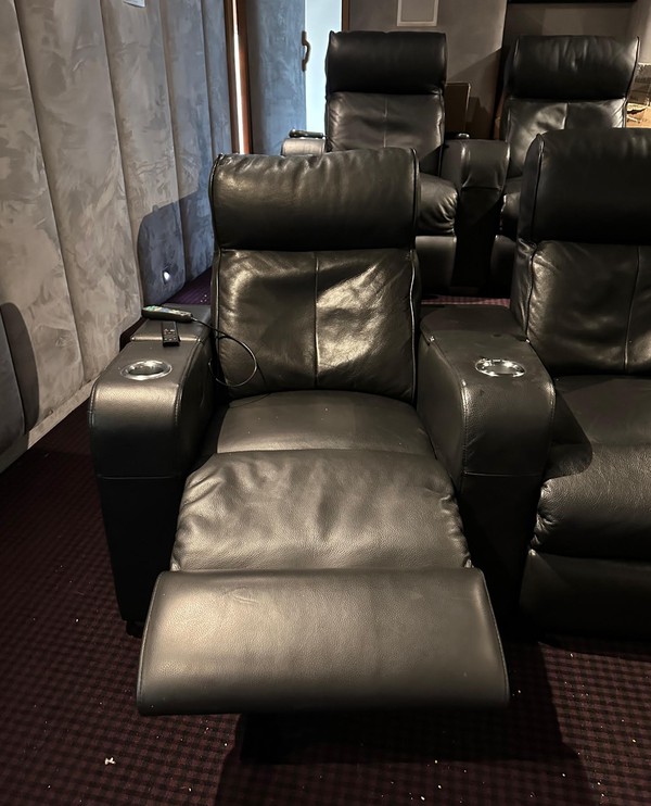 Secondhand 6x Top Spec Home Cinema Chairs