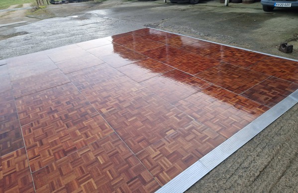 18ft x 18ft Parquet Dance Floor For Sale