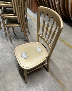 Secondhand 520x Gold Cheltenham Banquet Chair For Sale