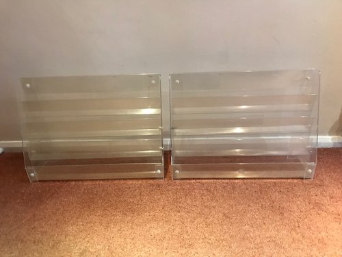 Polycarbonate card stand Polycarbonate card stand