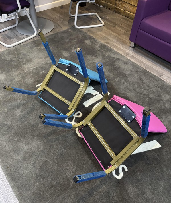 Unused 20x Blue And Pink Flex Chairs For Sale