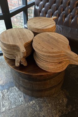 Secondhand Pizza Serving Boards For Sale