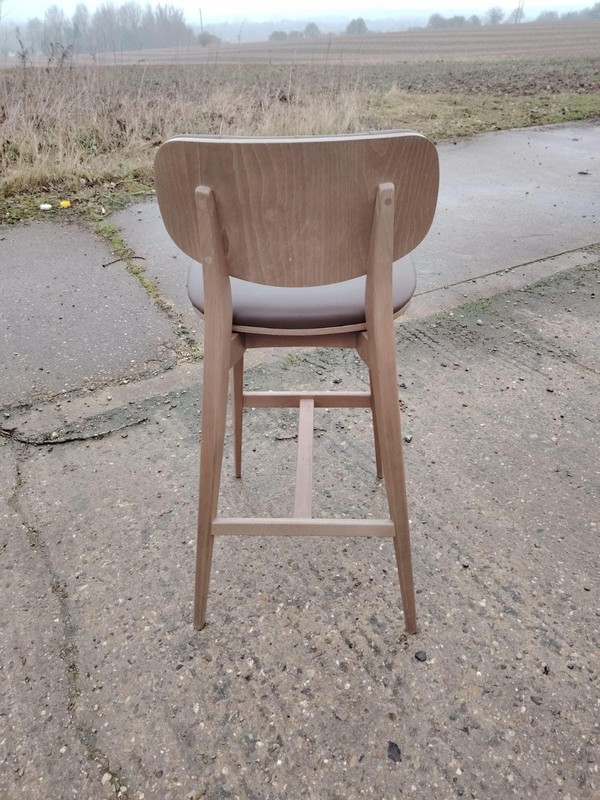 Secondhand 102x Restaurant Chairs & Bar Stools For Sale