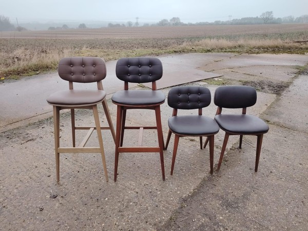 Secondhand Used 102x Restaurant Chairs & Bar Stools For Sale