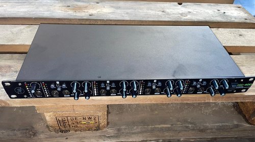 Mackie Rackmount Headphone Amplifier For Sale Mackie Rackmount Headphone Amplifier For Sale