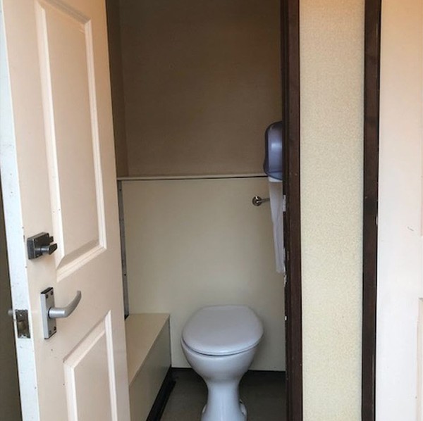 4 + 3 Luxury Toilet Trailer For Sale