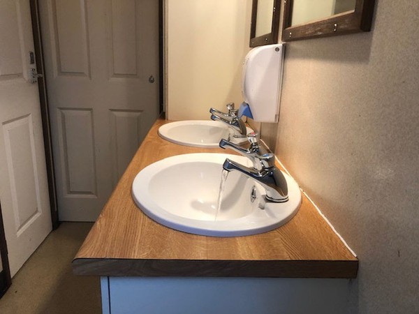 Secondhand 4 + 3 Luxury Toilet Trailer