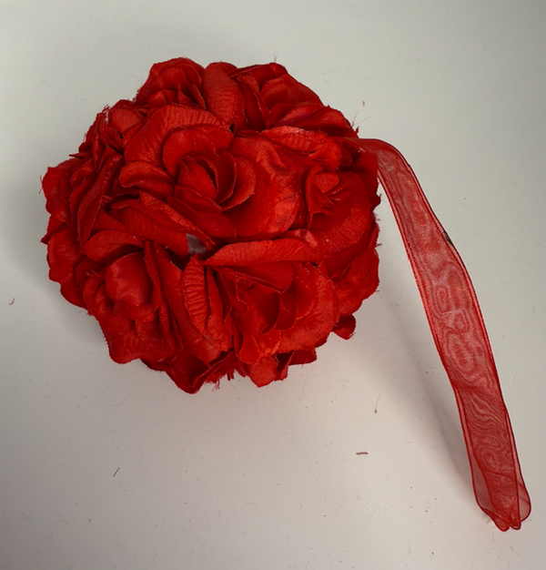 Red rose posy