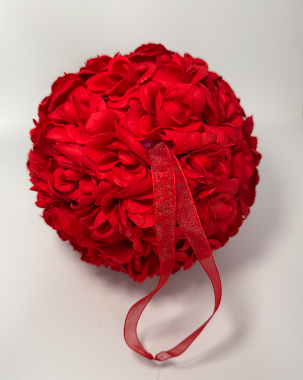 Red rose posy