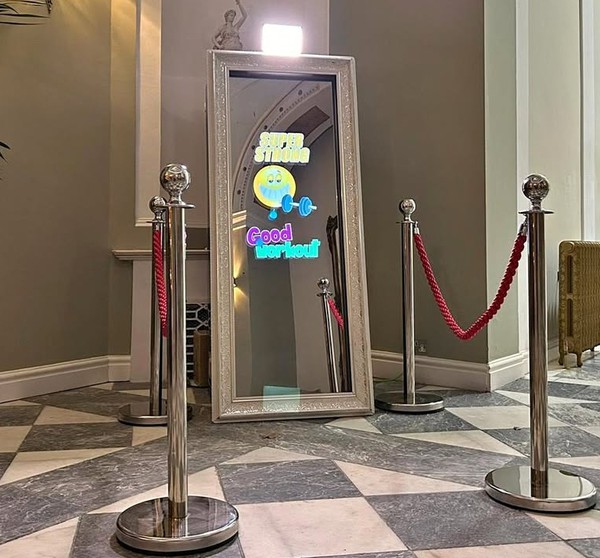 New Magic Mirror And Photo Booths For Sale