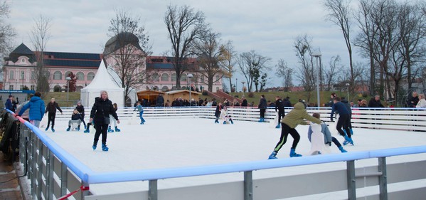 Secondhand Used Ice Rink 15 x 30m – 450m2 Equipment For Sale