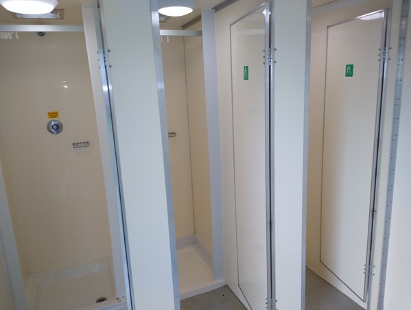 Secondhand 6 Cubicle Mobile Shower Block