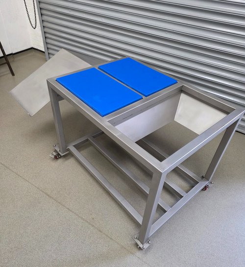 Secondhand Used Chopping/Sorting Table For Sale Secondhand Used Chopping/Sorting Table For Sale