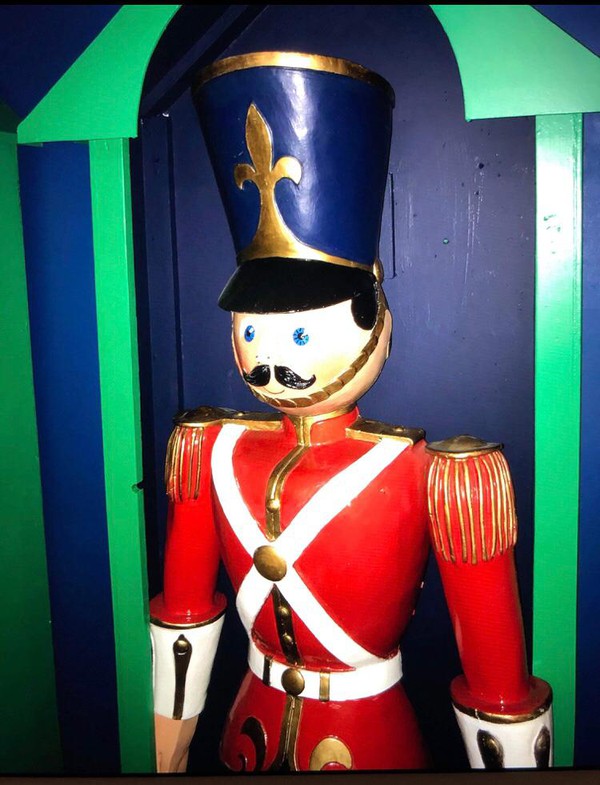 Secondhand Vintage Nutcracker Style Lifesize Soldiers For Sale