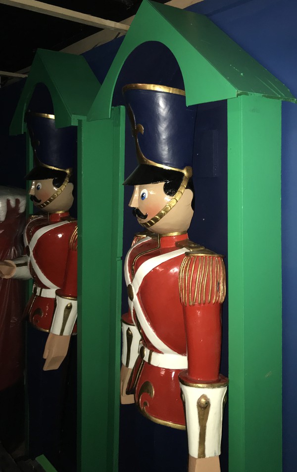 Secondhand Vintage Nutcracker Style Lifesize Soldiers For Sale