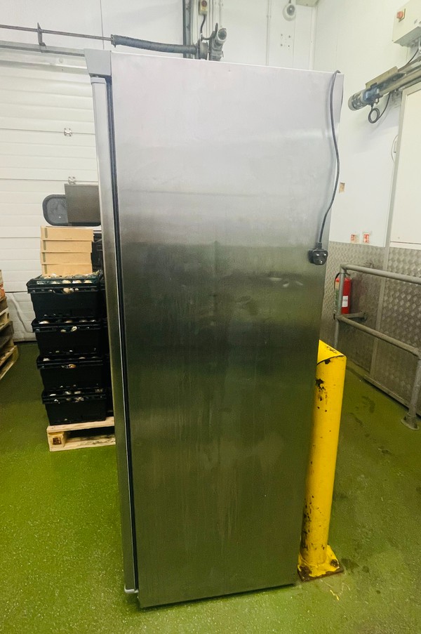 Secondhand Polar CD084 Upright Fridge