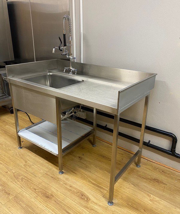 Secondhand Sink With Dishwasher Void, Spray System