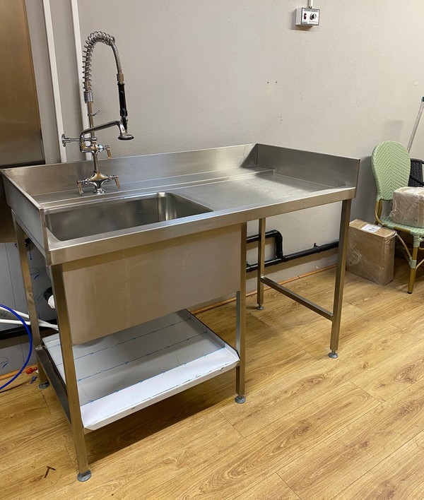 Secondhand Sink With Dishwasher Void, Spray System For Sale