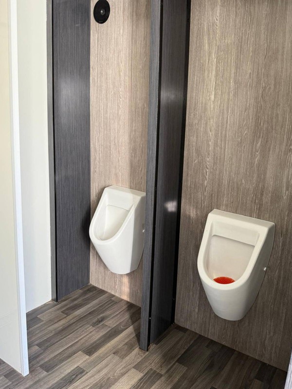 toilet trailer with urinals