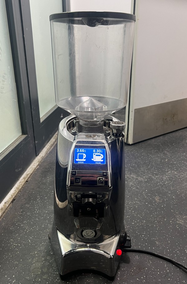 Secondhand Eureka Zenith 65E Evo Coffee Grinder For Sale