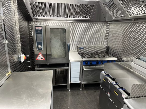 Secondhand Commercial Catering Truck For Sale