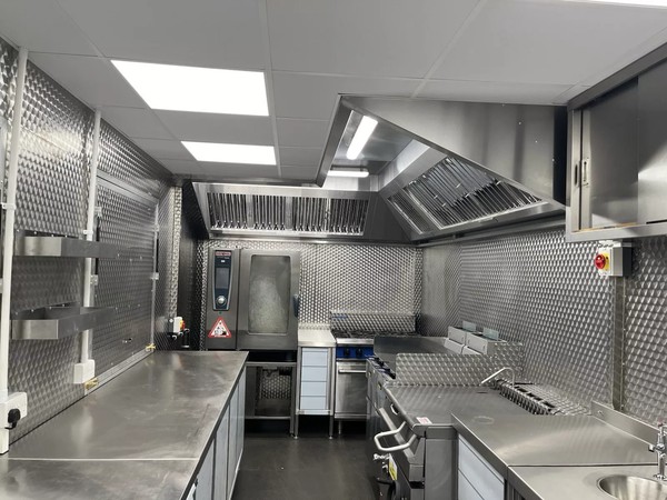 Secondhand Commercial Catering Truck For Sale