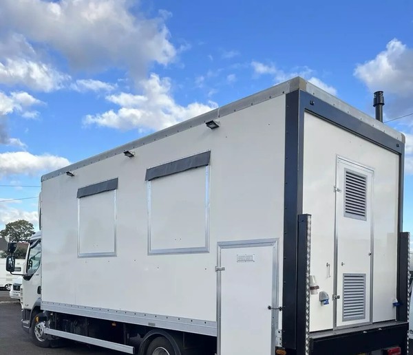 Secondhand Commercial Catering Truck For Sale