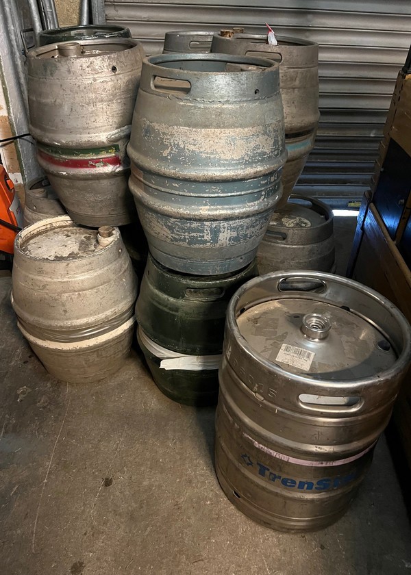 Secondhand Beer Barrels For Sale