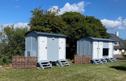 Secondhand Used Premier Luxury Washroom & Shower Hire Business For Sale Secondhand Used Premier Luxury Washroom & Shower Hire Business For Sale