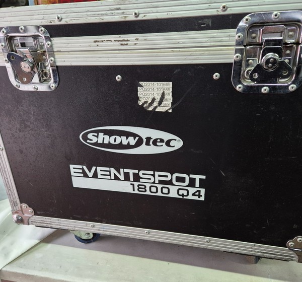 Used 3x Showtec Case With 6 Battery Uplighters For Sale