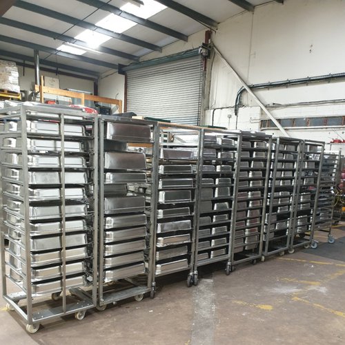 60x Gastronorm Assorted Pans And Sizes For Sale 60x Gastronorm Assorted Pans And Sizes For Sale
